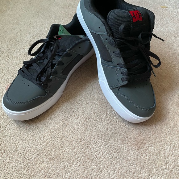 DC shoes - Picture 2 of 4